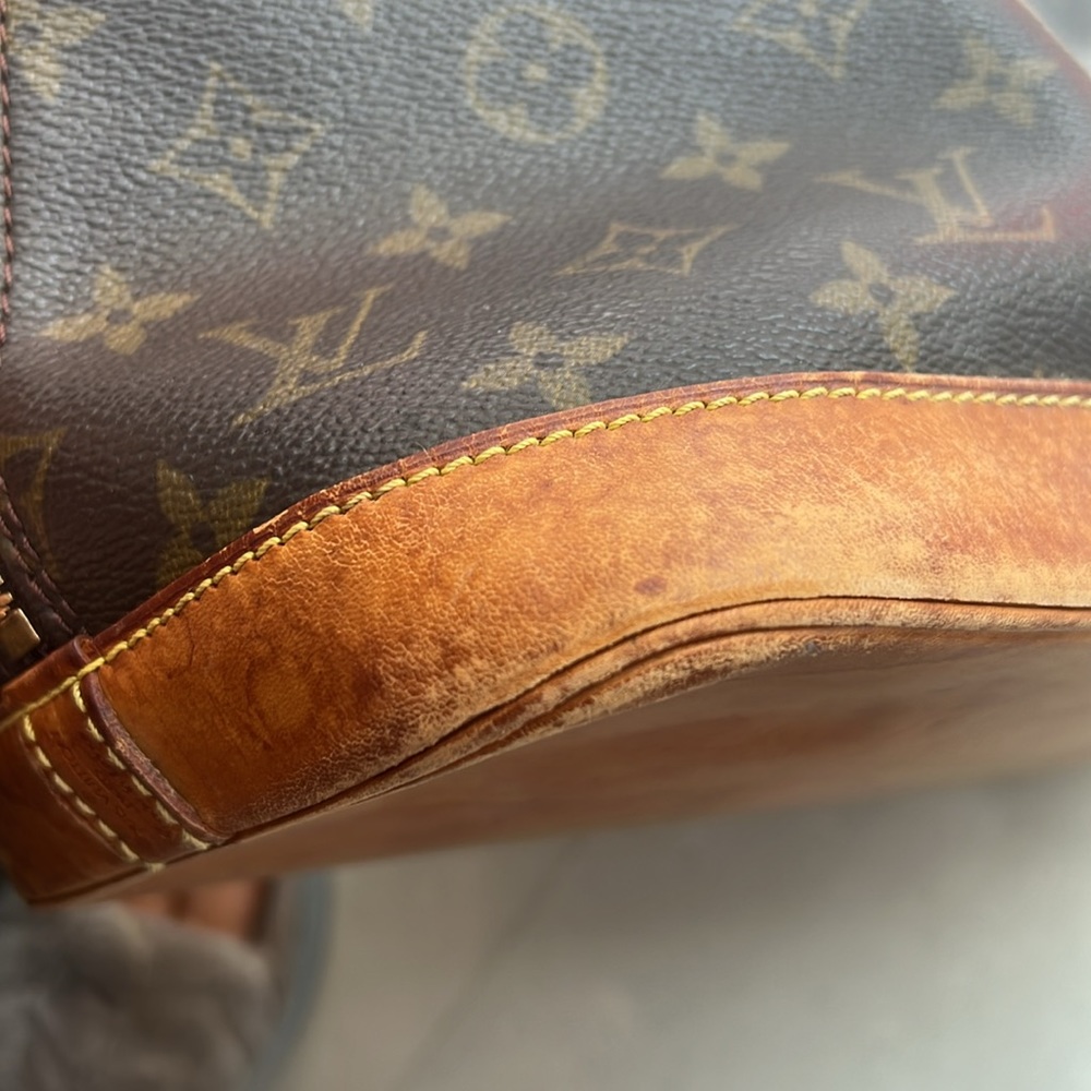 Louis Vuitton Brown Monogram Handbag - Picture 16 of 16